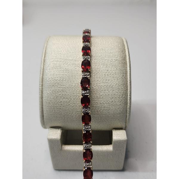 Gorgeous 10K Gold Garnet & Diamond Accent Tennis Bracelet - 7in - Total Weight: 11.8g