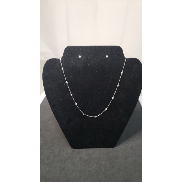 585 14K White Gold Necklace With White Stones - Weight: 2.9g