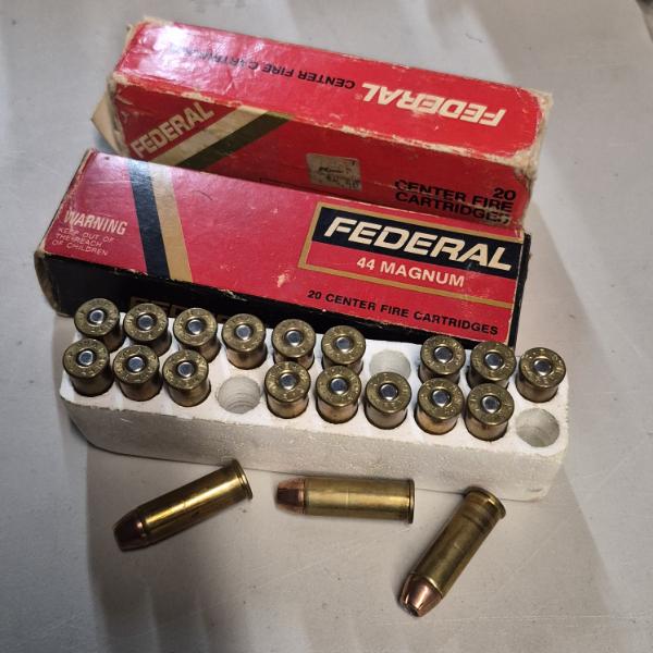 AMMO- 2 Bxs 40 COAUNT 44 MAGNUM ROUNDS - SEE PICS