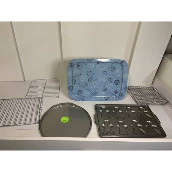 Miscellaneous Kitchen Items - Niagara Falls/Las Vegas, etc.  Blue Standing Tray 