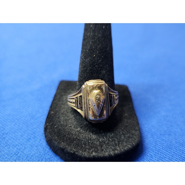 10K Gold Vintage Class Ring From 1954 - Size 10.5 - Total Weight: 6.9g