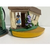 Image 6 : 3 Wizard of Oz Collectible Figures - Dorothy at the Salon - Dorothy's House 