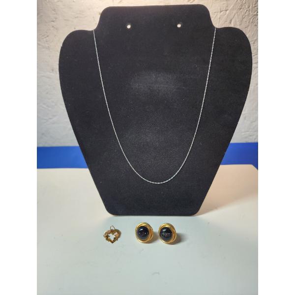 14K Gold Jewelry: Heart Pendant, White Gold Chain, Onyx Stud Earrings