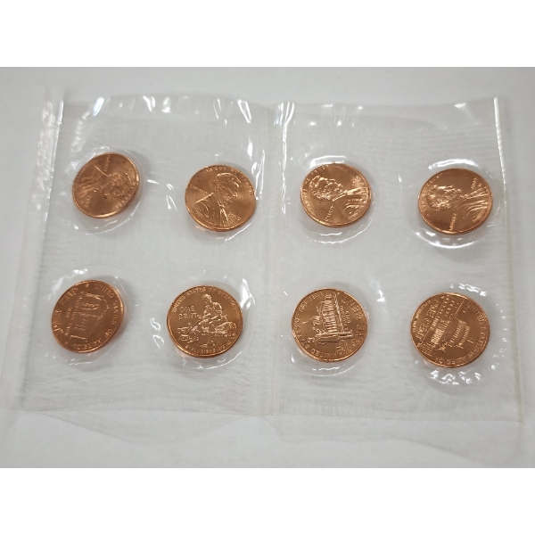 Eight Beautiful Uncirculated 2009 Lincoln Memorial Commemorative Pennies in Plastic