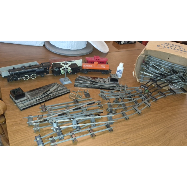 Pickup In Canton - Vintage AMERICAN FLYER 302 w Tender & 4 Cars - Large # Track Pcs & Switch Plates 