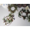 Image 4 : Lot of Assorted Decorations: Wreaths, Vase, Basket, Florals - See Photos! 