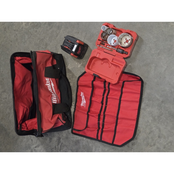 Milwaukee 16'' Bag, Roll Up Organizer, Battery And Hole Saw Bits 