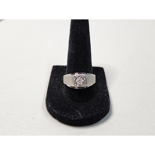 14K White Gold Diamond Ring Size TW: 5.1g