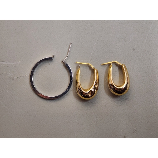 Beautiful 14K Yellow Gold Earrings & 14K White Gold Earring Total Weight: 4.0g