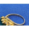 Image 4 : Beautiful 14K Gold Ring with Emerald-Colored Stones - Size 7.5 - 3.3g