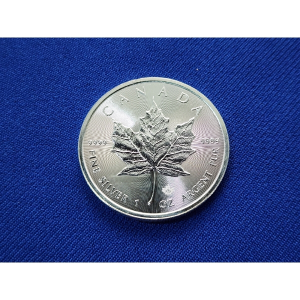 2017 Canada Maple Leaf Queen Elizabeth II 1oz 9999 Fine Silver $5 Coin