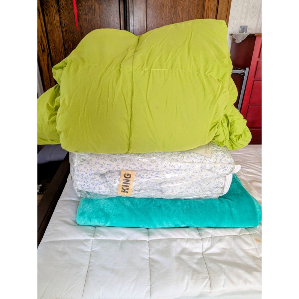 Three New And Like New Clean King Size Blankets