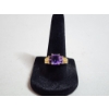 Image 3 : 14K Gold Ring with Amethyst-Color Stones - Size 8.5 - Total Weight 3.2g