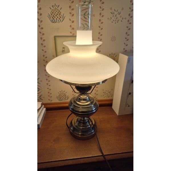 Pickup In Canton - 20" Tall Vintage Table Lamp With Tam-O-Shanter 11" Shade & Chimney