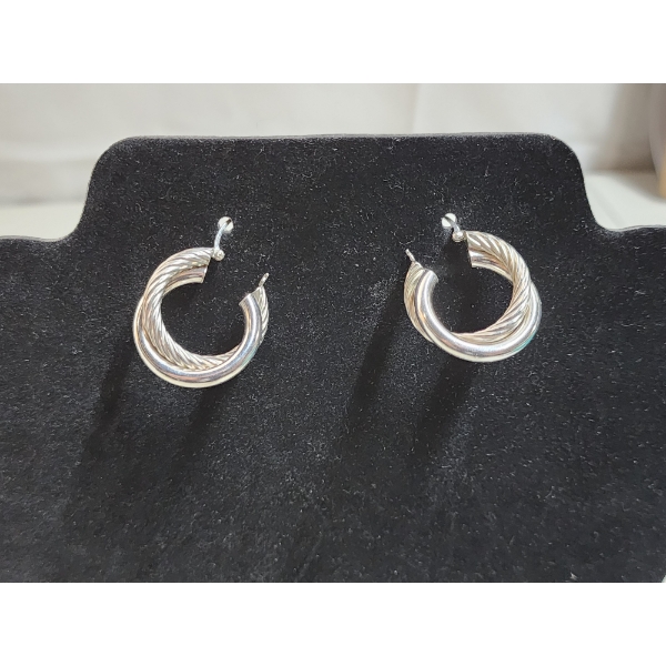 Sterling Silver Hoop Twist Earrings TW: 6.4g