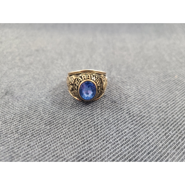 10K Gold 1976 Garaway High School Class Ring With Blue Stone Weighing 18.5 Grams Size 10
