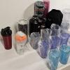 Image 2 : Lot of 25 Assorted Drinkware Items Including 16 US Acrylic Splash Tumblers and Mixed Drinkware