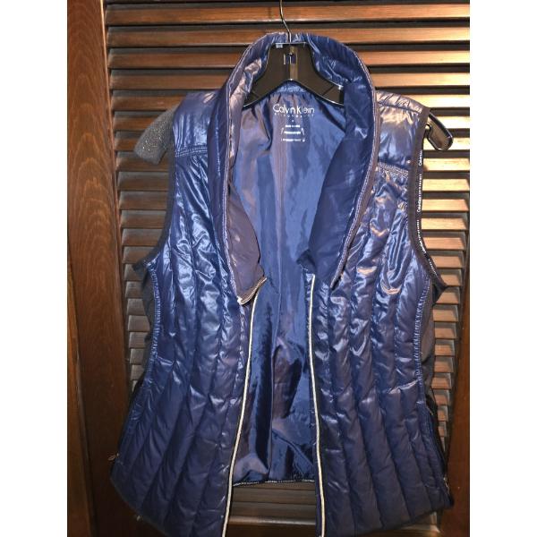 Navy Blue Calvin Klein Puffer Vest Size Medium In Like New Condition