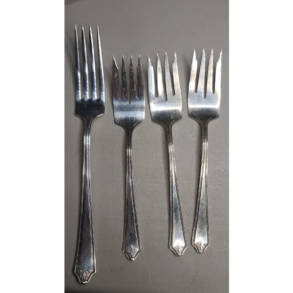 (4) Sterling Silver Forks - Total Weight: 114.9g