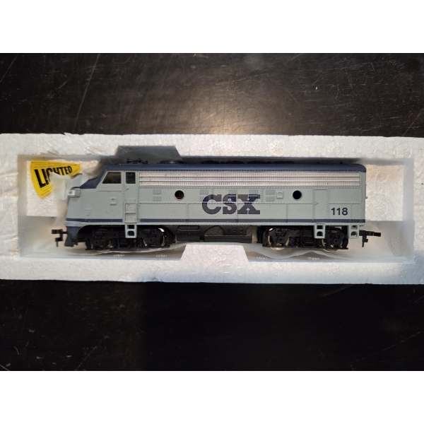 New CSX118 Lighted HO Scale Engine
