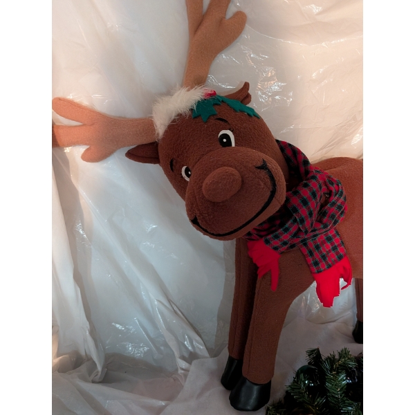Like New 29"x60" Standing Deer And Lighted Pretty Wreath