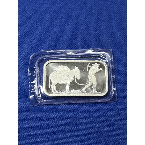 Beautiful Silver Towne One Troy Ounce .999 Fine Silver Bar - Mint Condition