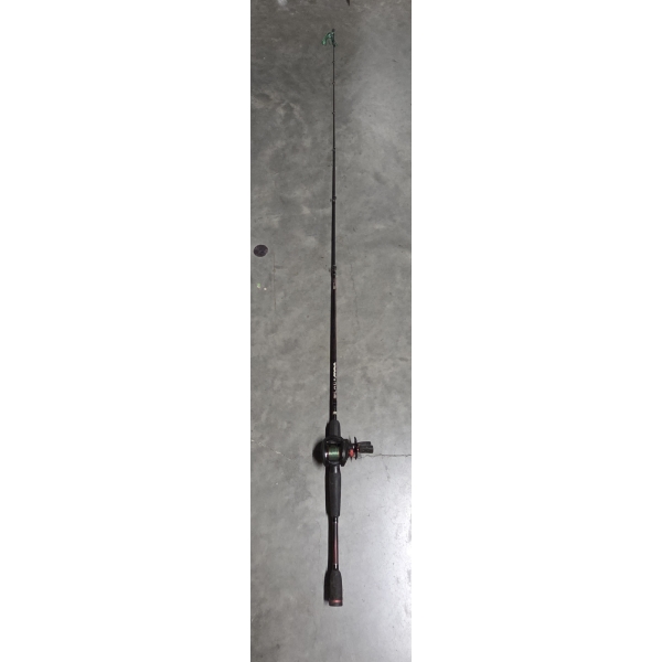 Like New Abu Garcia Black Maxx Rod & Reel 24 Ton Graphite 6.6' ft Long 