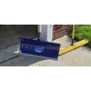 Image 2 : PICKUP IN CANTON - AS SHOWN - SNOW SHOVEL & PUSH BROOM GOOD CONDITION