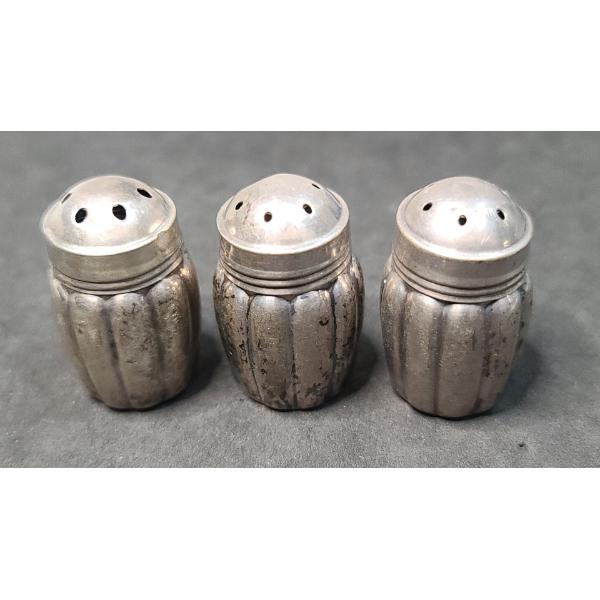 (3) Small Vintage Sterling Silver "7250" Shakers - Total Weight: 14.5g