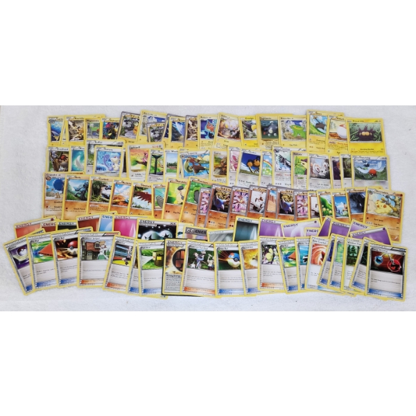 Large Lot of 100 Assorted Vintage Pokemon Trading Cards