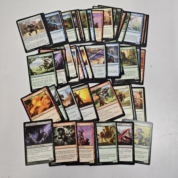 Over 100 Assorted MTG Magic The Gathering Trading Cards ~ Mostly From the Dominaria Set
