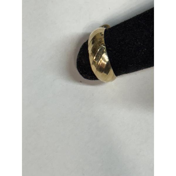 Beautiful 14K Yellow Gold Single Hoop Earring - Weight 0.4 Grams