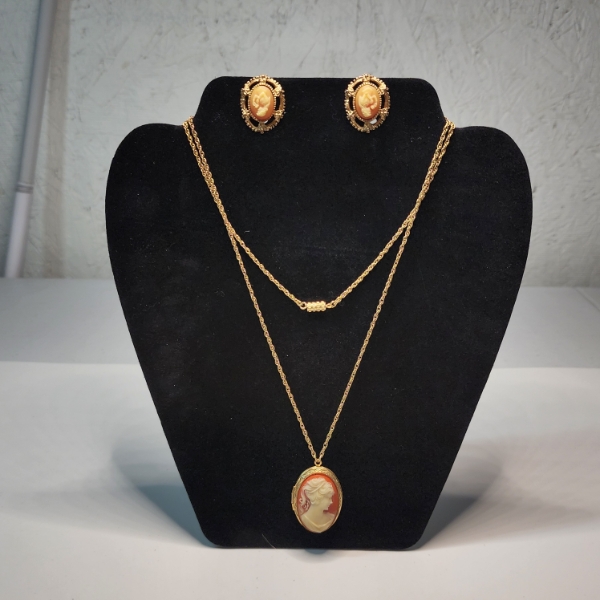 Vintage Style Gold-Tone Cameo Jewelry Set Pendant & Matching Clip Earrings