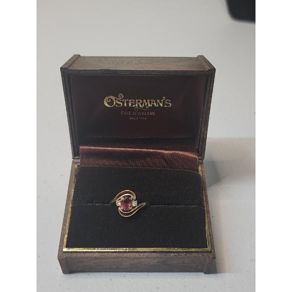 Sterman's 10K Yellow Gold Ring with Ruby Gemstone - Size 6 - TW: 2.0g