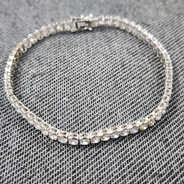 Beautiful 14K White Gold Bracelet Ft. Breathtaking Clear Stones ~ Weighing 8.2 Grams