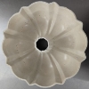 Image 4 : Thick Aluminum Bundt Pan