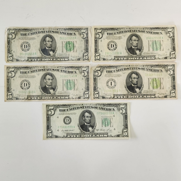 Five United States Green Seal $5 Federal Reserve Notes - Face Value $25.00
