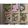 Image 4 : Vintage Velvet Look Jewelry Case With Beautiful Collection Of Costume Pieces Including Earrings, Pin
