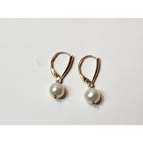 10K Gold Pearl Earrings Total Weight 1.6g