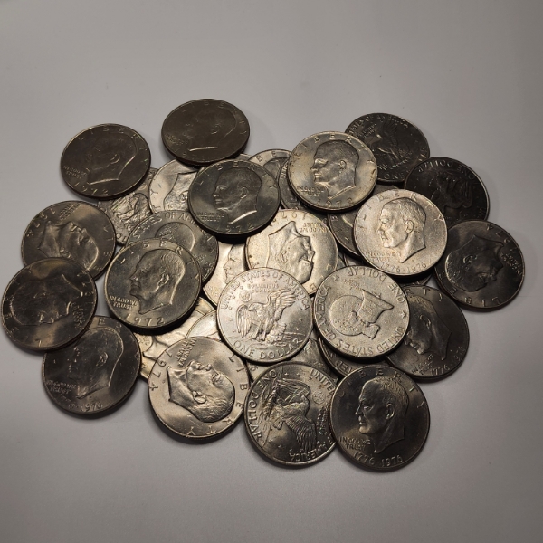 x34 Assorted United States Eisenhower Dollars - FV: $34.00