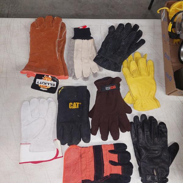 9 Sets Of Gloves All New - Includes Welding, Work, Light Duty, Heavy duty - see pics