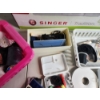 Image 8 : Singer Tradition 2277 Sewing Machine - W/ Box & Accessories