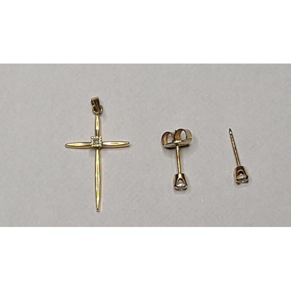 14K Gold Cross Pendant & Set Of Earrings - Total Weight: 1.4g
