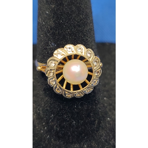 10K Gold Cocktail Style Ring With Pearl - Size 6.5 - Weight: 2.7g