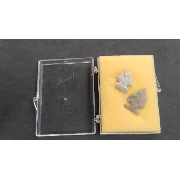 (2) Small Arrowheads In Display Boxes 