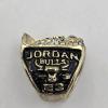 Image 3 : 1998 Chicago Bulls NBA Championship Michael Jordan Ring - Size 9 - Replica