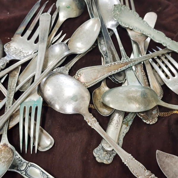 Silverplated SIlverware Set Weighing Nearly 2 LBS ~ ASSORTED MAKERS