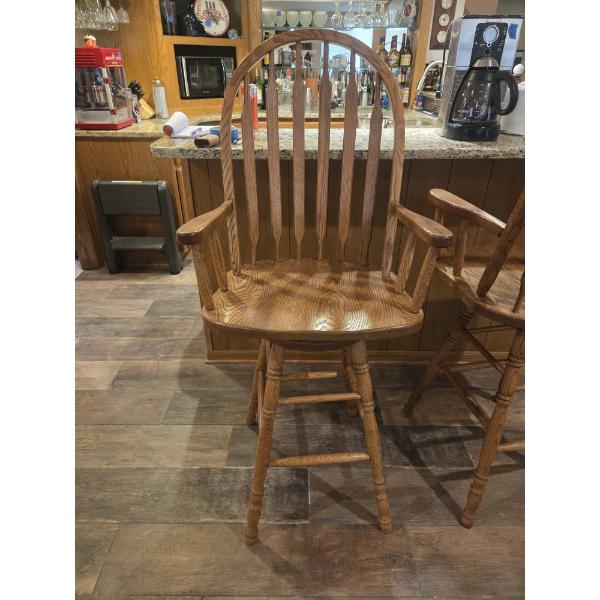 Five Oak Swivel Bar Stools In Fabulous Condition