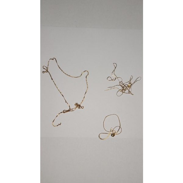 14K Gold Scrap Jewelry - Total Weight: 2.4g