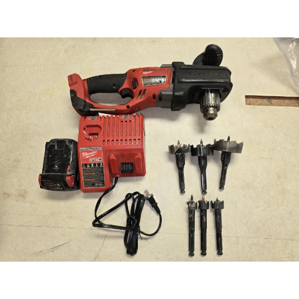 Milwaukee Hole Hawg with Battery, Charger and Hole Cutters